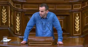 El Diputado de IU Miguel Ángel Bustamante pregunta al Congreso por los pasos a nivel existentes aún en la provincia.