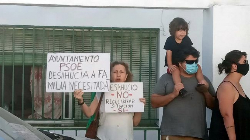 IU Sevilla condena la actuación “ignominiosa, ilegal, abusiva y contraria a los Derechos Humanos” del alcalde de Castilblanco tras el desahucio de Silvia Núñez de una vivienda municipal